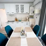 109 B2 Almar Luxury Residence-renting & Free Pool Năvodari