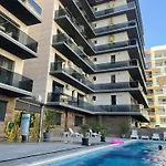109 B2 Almar Luxury Residence-renting & Free Pool Lejlighed *